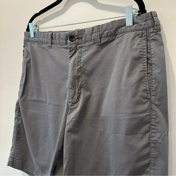 J Crew 10.5” Stretch Chino Shorts For Men Size 36 Gray Neutral Casual Golf Polo - Picture 5 of 14